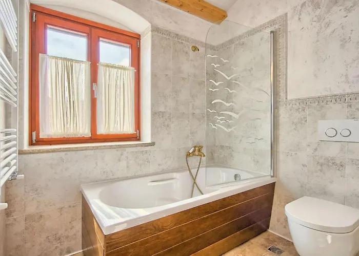 Valica Holiday home Veli Jezenj