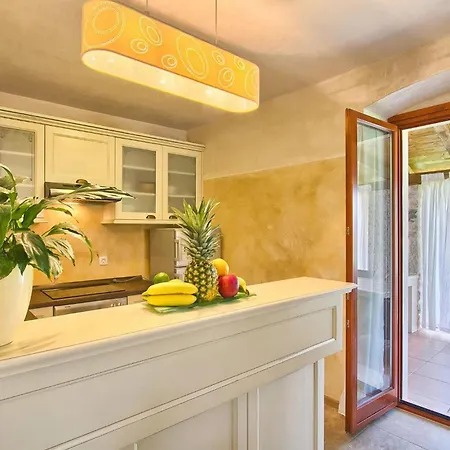 Valica Veli Ježenj